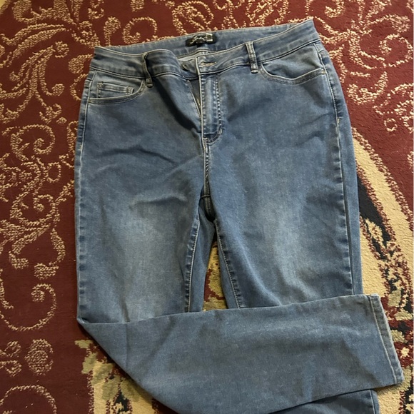 Charlie B Light Blue Denim Pants- size 12- casual fitting jeans- new or like new - Picture 2 of 7